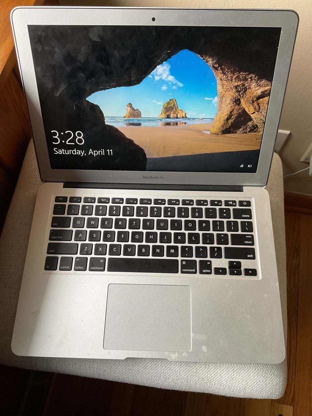 Apple MacBook Air 13-inch 2017 1.8GHz Intel Core i5 8GB RAM